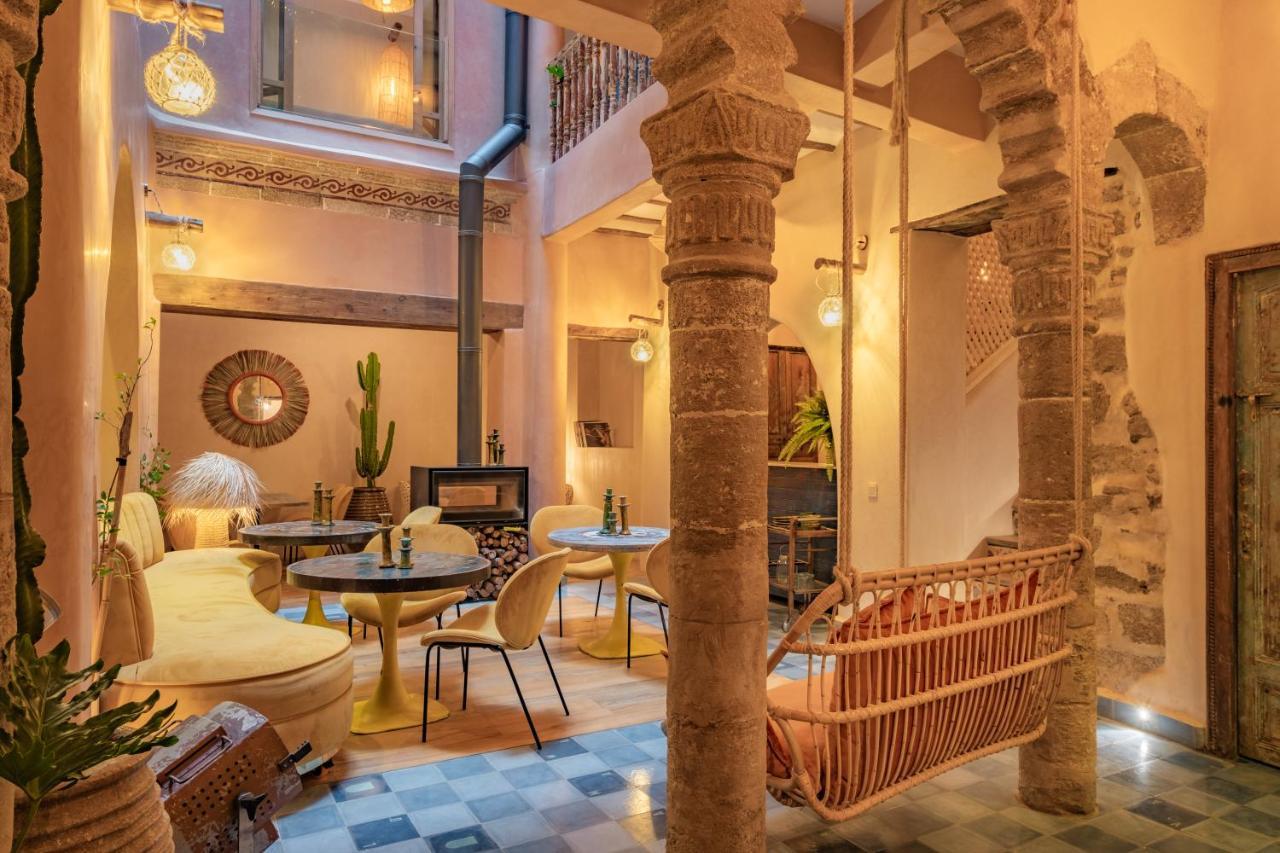 Mama Lova Hotel, Riad, Restaurant & Spa Эс-Сувейра Экстерьер фото